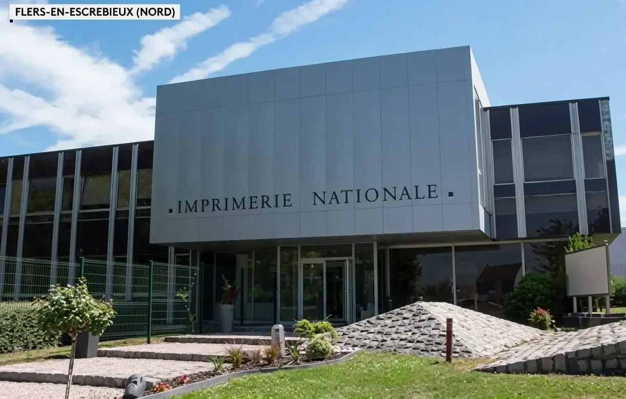 Façade du bâtiment de l'Imprimerie Nationale française, garant de la souveraineté numérique.