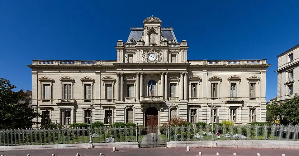 Façade de la préfecture de l'Hérault à Montpellier, institution officielle délivrant l'habilitation et l'agrément SIV aux professionnels de l'automobile.